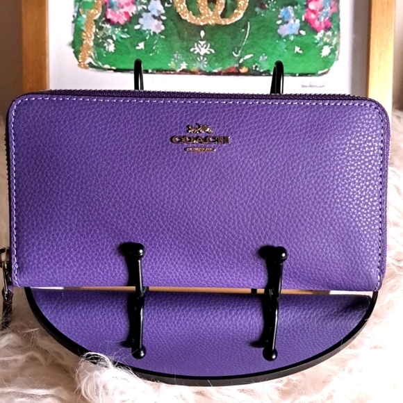 Coach NWOTs Zip Around Wallet - Picture 1 of 16